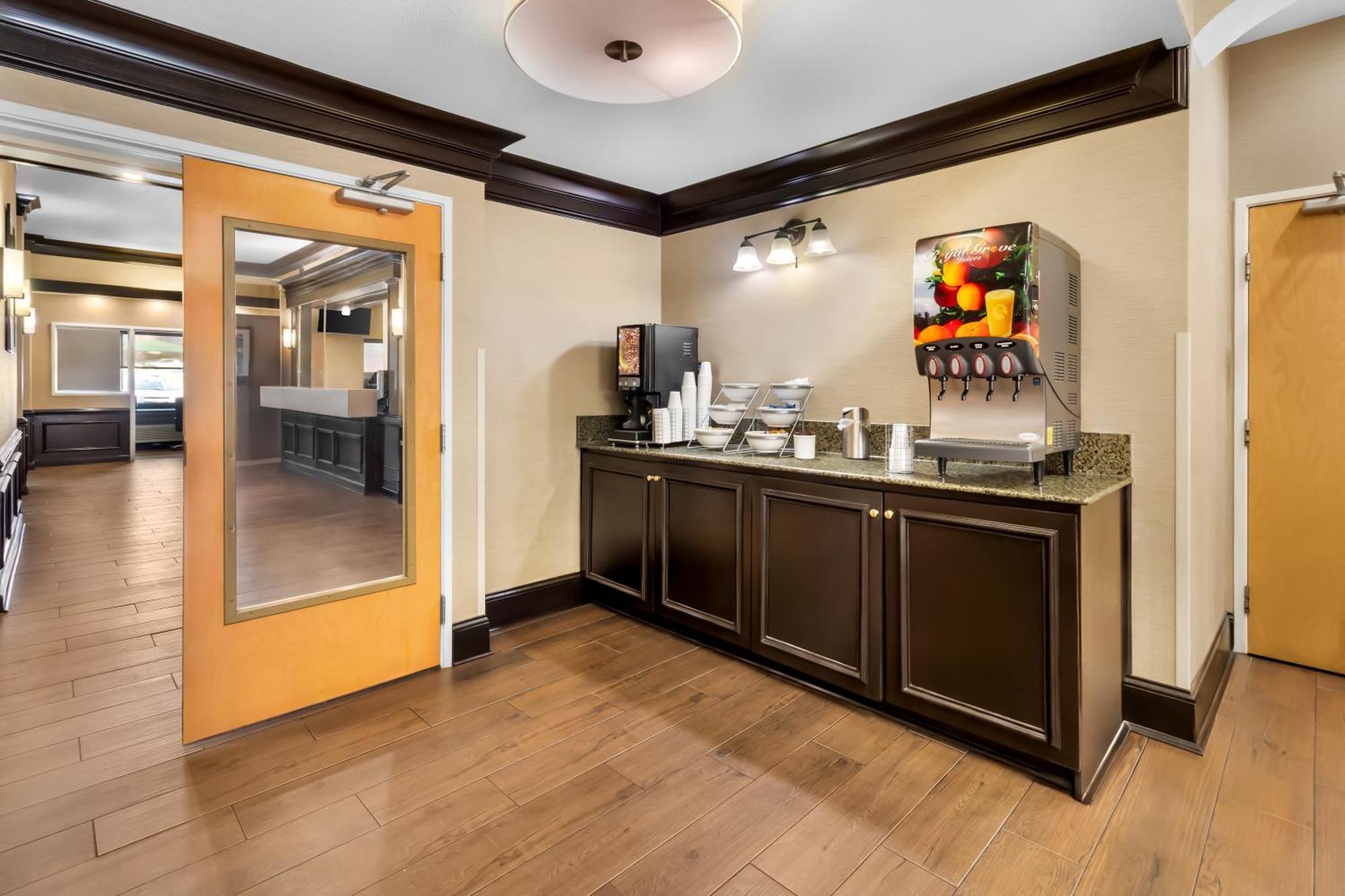Comfort Suites At Rivergate Mall Гудлетсвилл Экстерьер фото